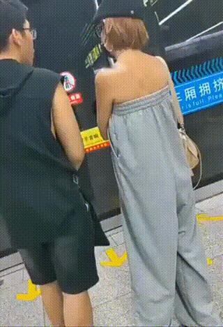 见证了脖子以下全是腿