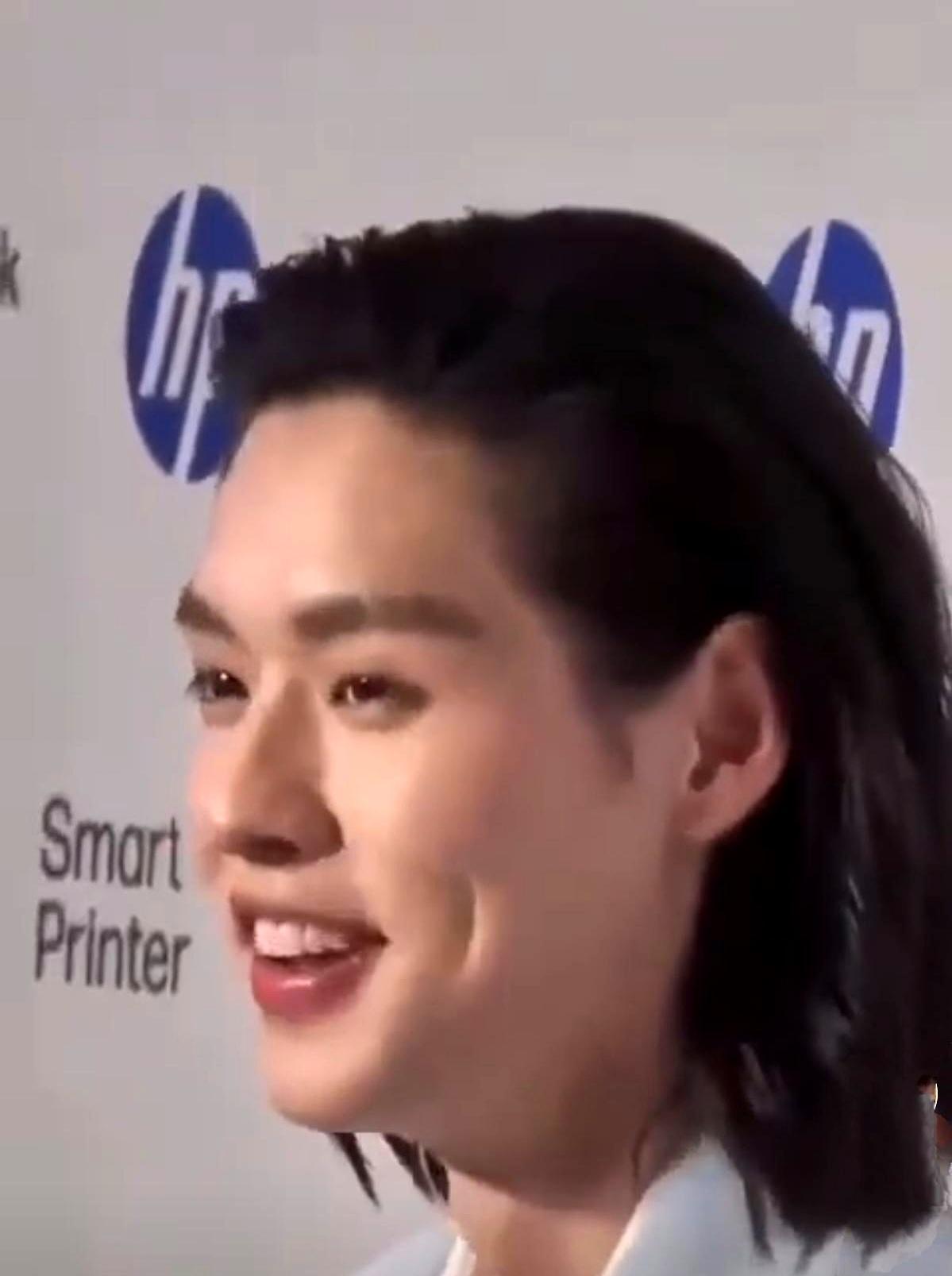 你敢信？
徐锦江亲儿子刚满17岁 就把自己锁在山里半年 亲爹探班直接被保安拦
全