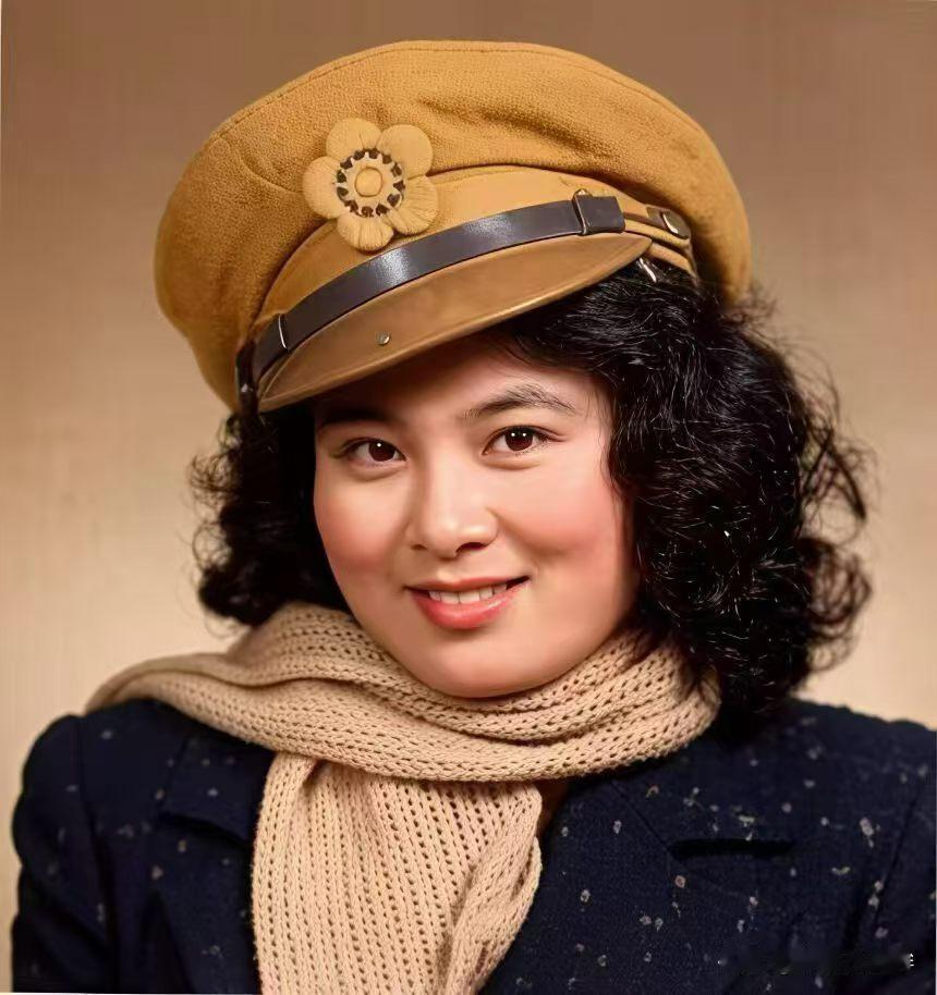 军统陆晓梅，军统二处情报员，曾潜伏汪伪特工总部政治保卫局，窃取多份高级别绝密情报