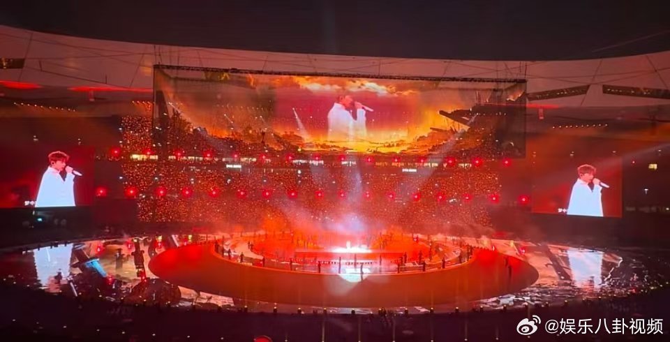 张杰大提琴版天下张杰鸟巢演唱会大提琴一响全场沦陷！张杰《天下》鸟巢现场封神，深沉