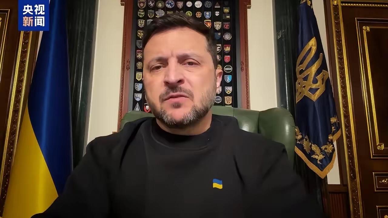 快报！快报！今天乌克兰首都基辅再遭俄罗斯大规模袭击，看来基辅人要在掩体内过年了。