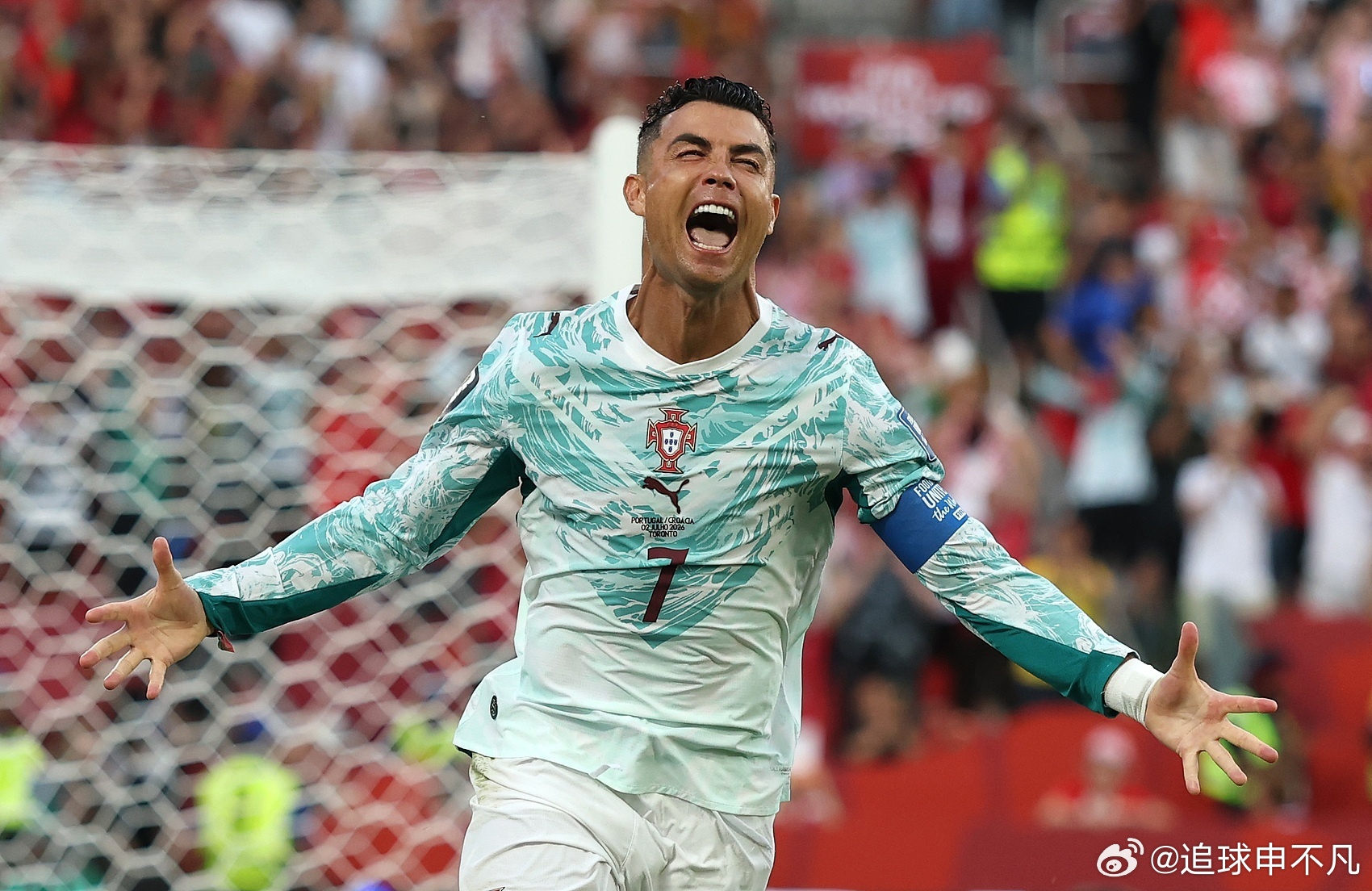 在2026年世界杯1/16决赛葡萄牙对阵克罗地亚的比赛中，C罗第60分钟单刀破门