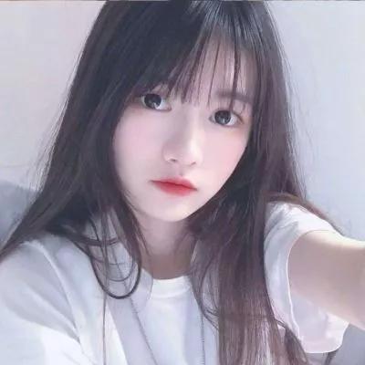 你的嘴角上扬，是我最美的风景对他人微笑 你拍的照片好美 微笑 一笑真好看 海风里