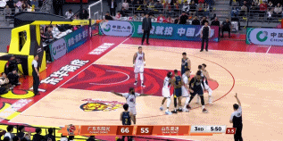 奎因：你们再骂？广东男篮vs山东男篮金秋观赛季广东宏远