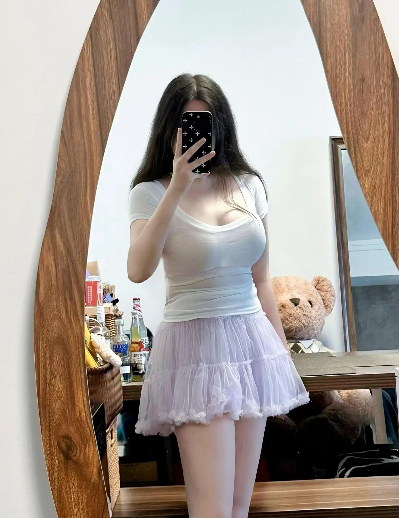 我是很想谈恋爱
可他最起码得是个正常的，我喜欢的，且喜欢我的男人。