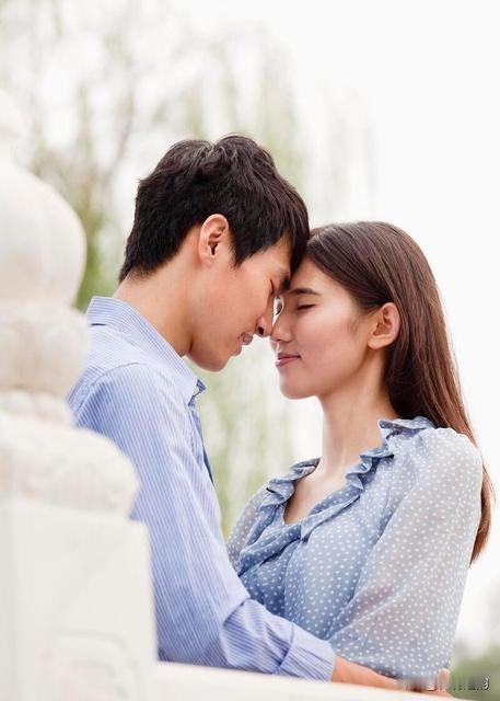 女人最难忘的男人，不是对她最好的那个，而是让她，“生理性喜欢”的。这种感觉说不清