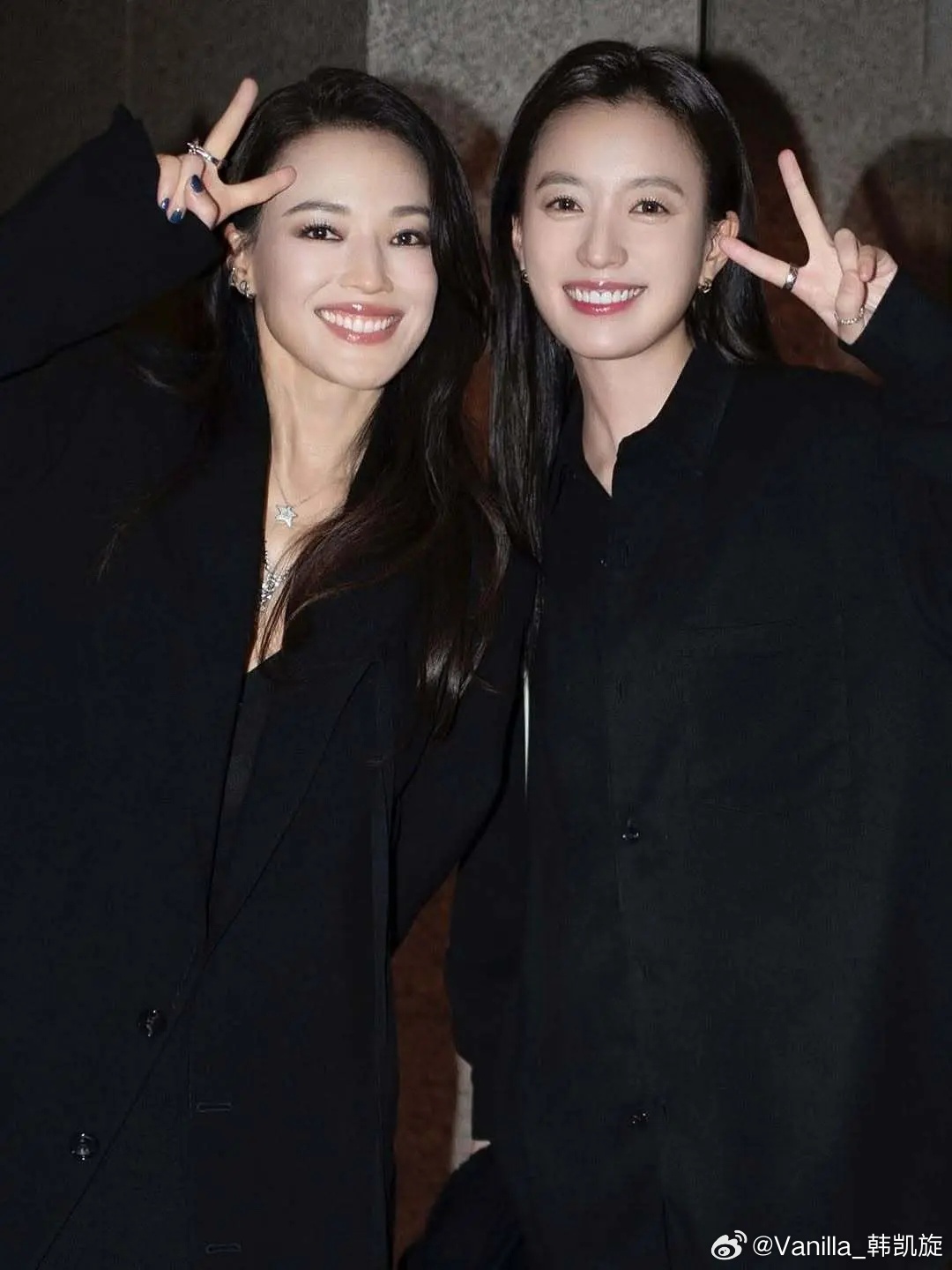 舒淇和韩孝周的合影，啊啊啊，谁懂啊家人们！ 
