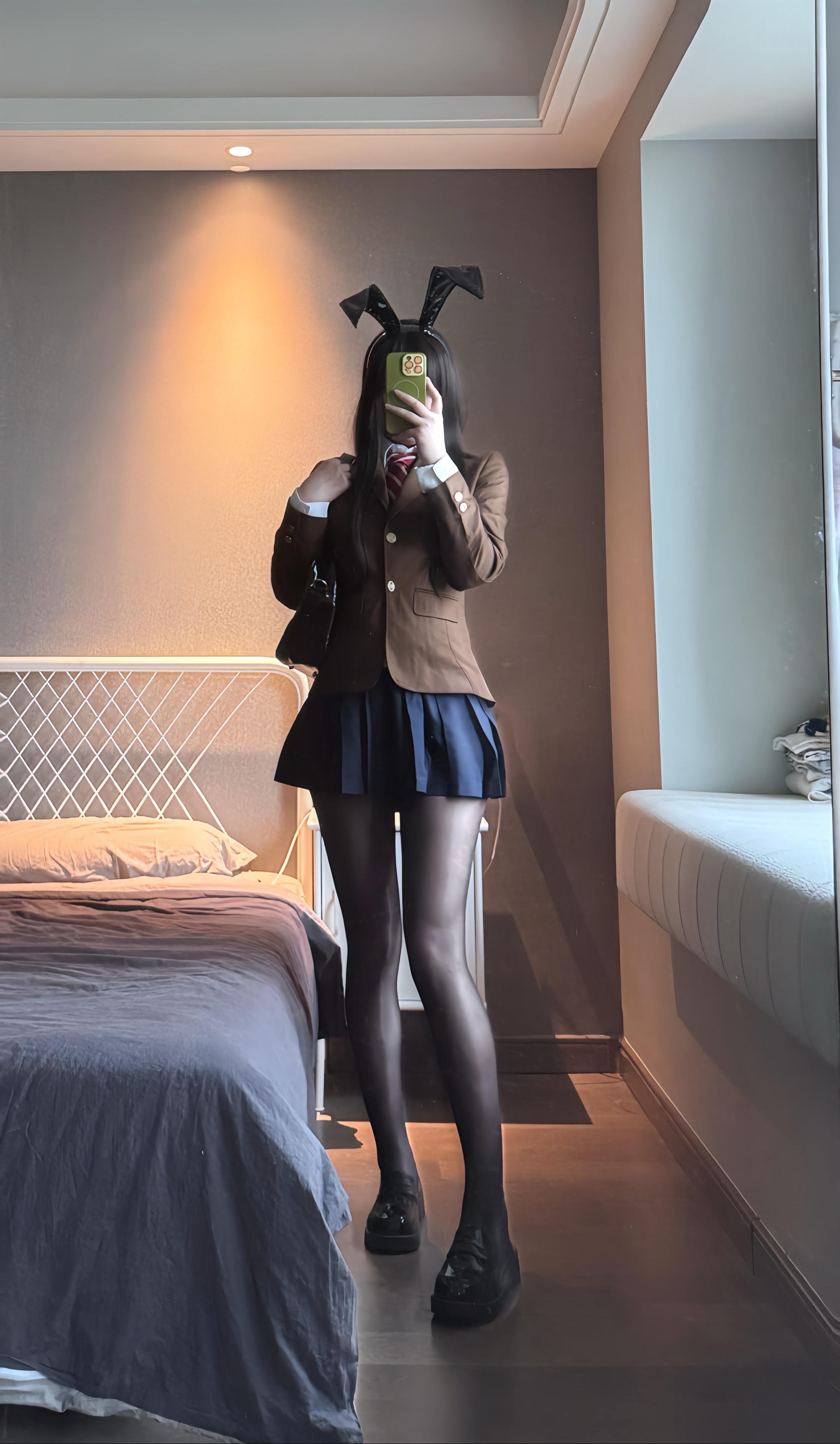 对不起 总是离你那么远。