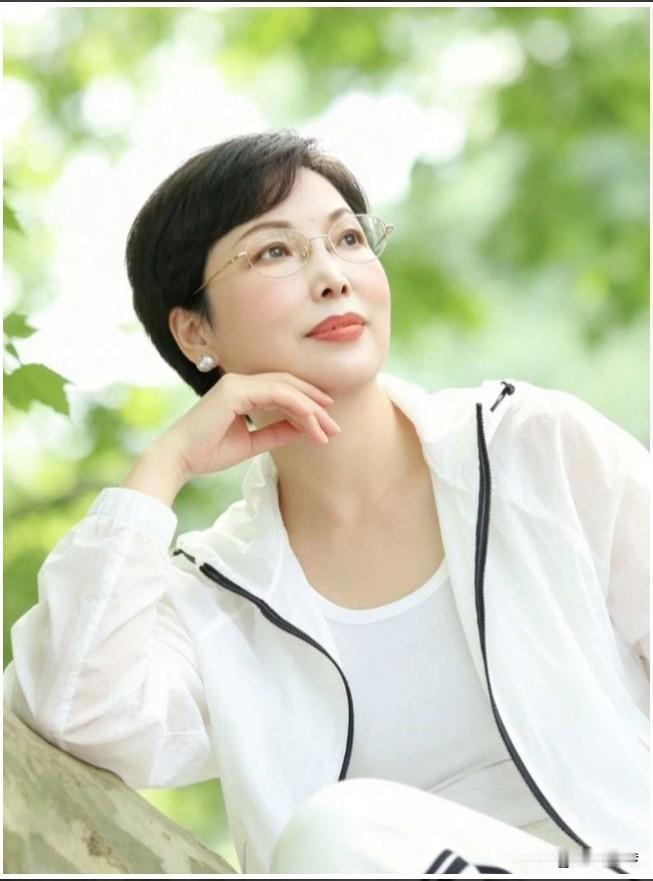           台前幕后的经历
人人都只看到舞台上的光鲜亮丽，却鲜有人知晓台