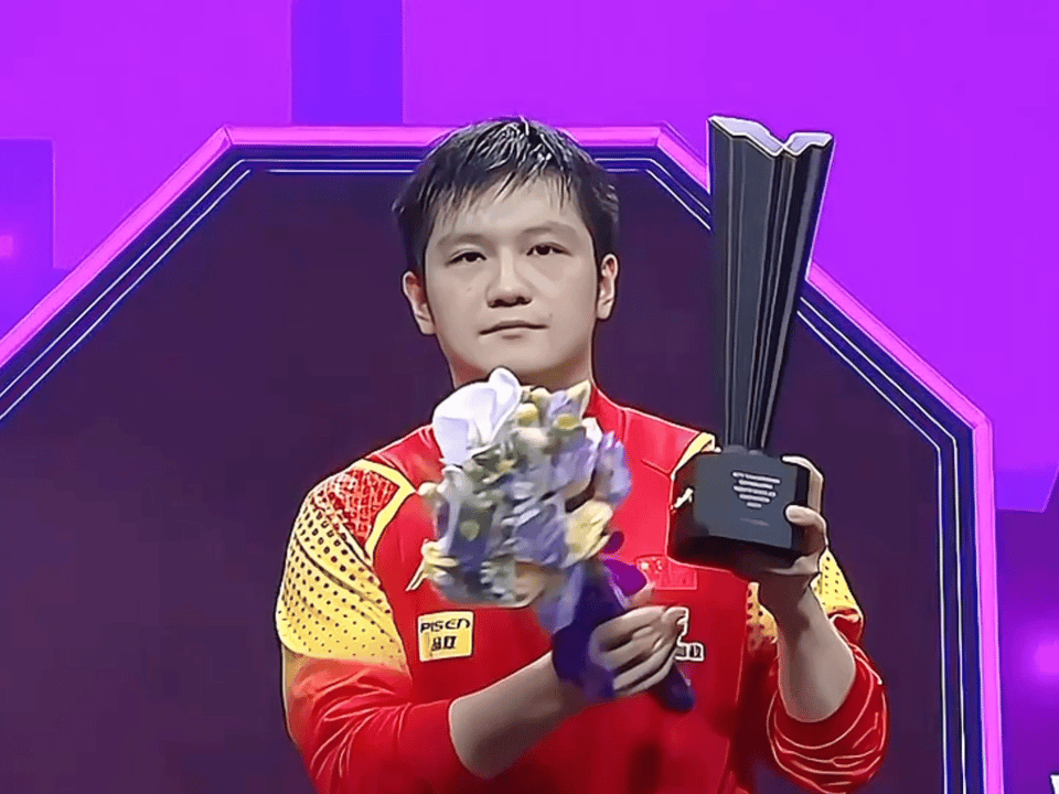 我说振东怎么在winkwink，原来是被汗水弄的 ​​​
