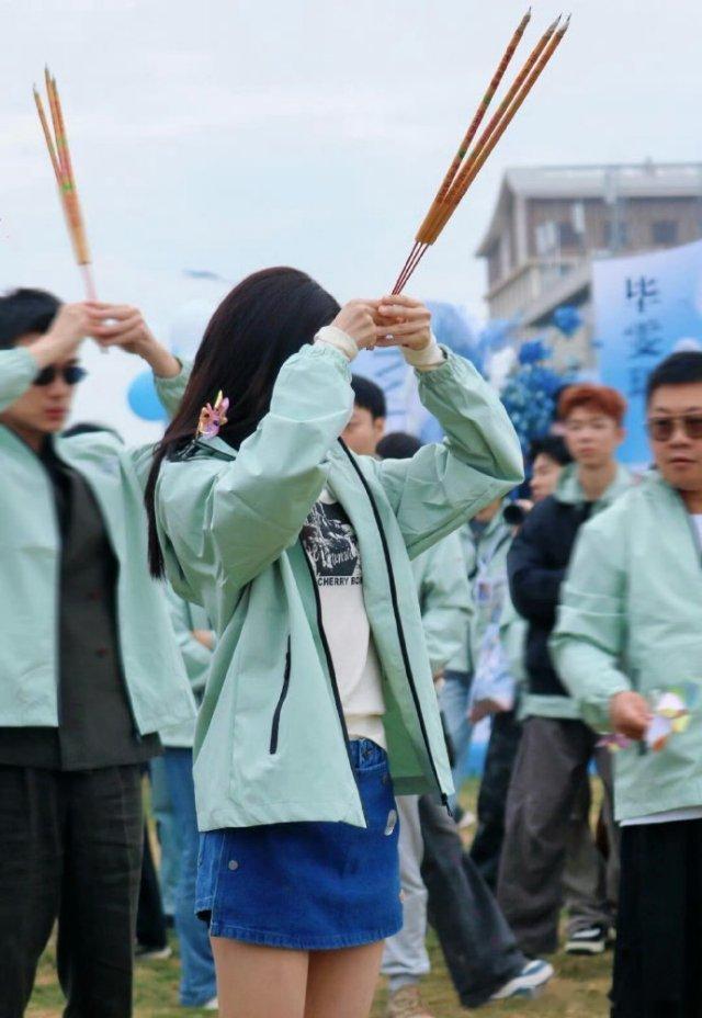 张予曦16个字介绍新剧角色 “辞职返乡、有钱有闲、主动追爱、拒绝内耗”这十六个字