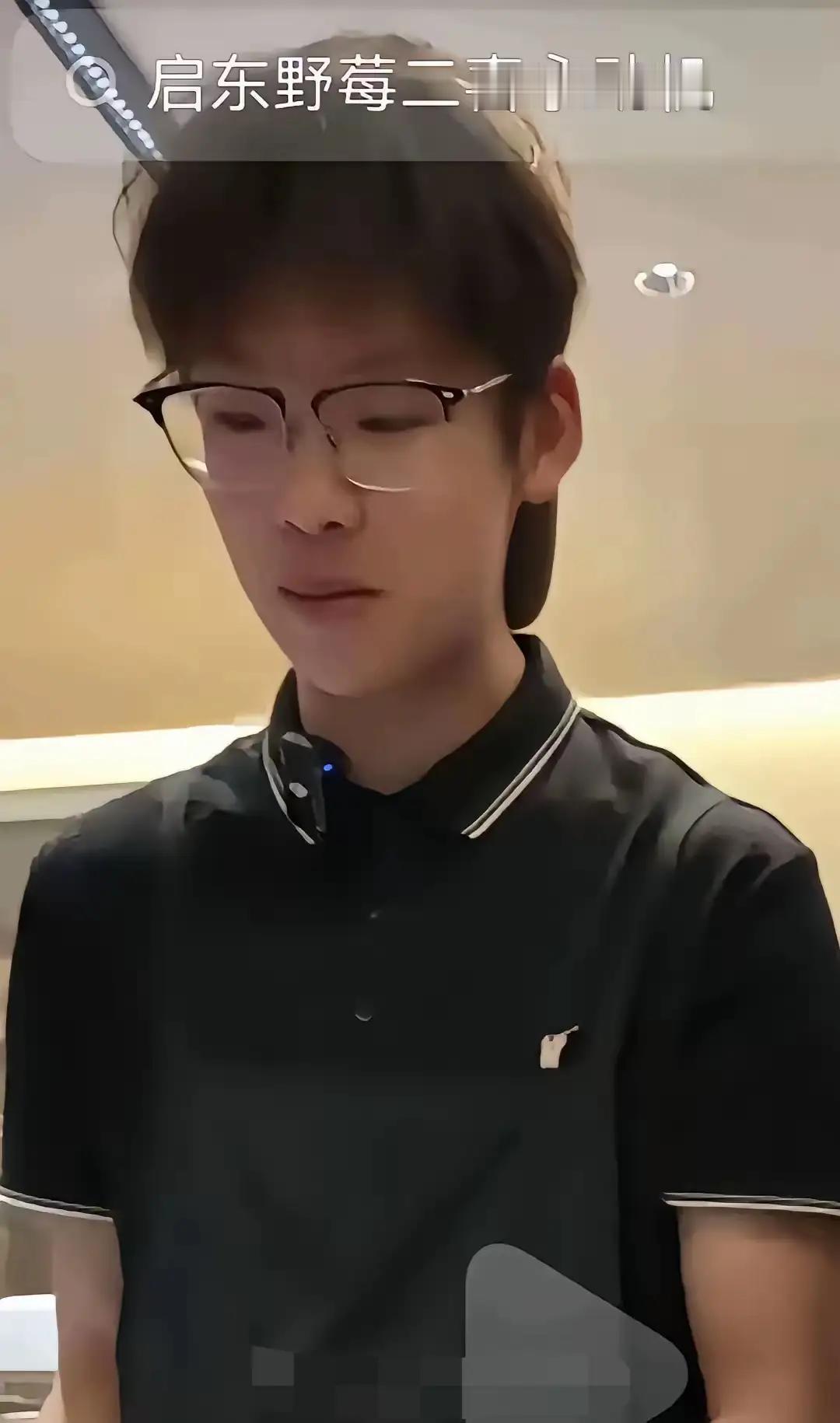 少妇爱出轨，奶狗好偷情
霸道总裁才是真男人
“我看上的女人还用偷吗”
二喜真是老