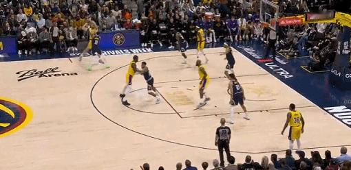 2分钟拿7分！蒂米让人眼前一亮！

今天客场对阵掘金队的比赛，第二节上场的双向合