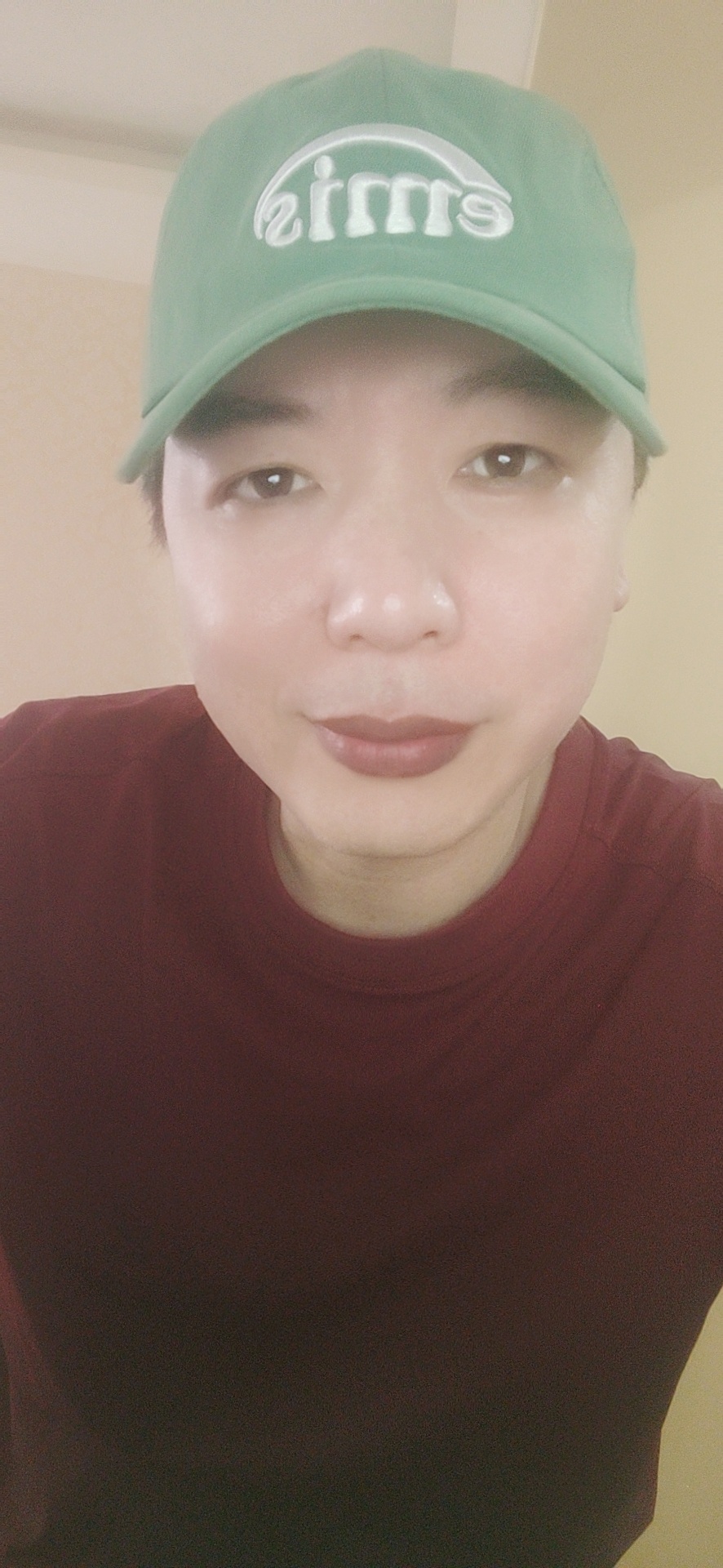买杨幂同款同色帽子买成迪丽热巴同款同色，也好看，5.83元，人帅，戴仿品也好看