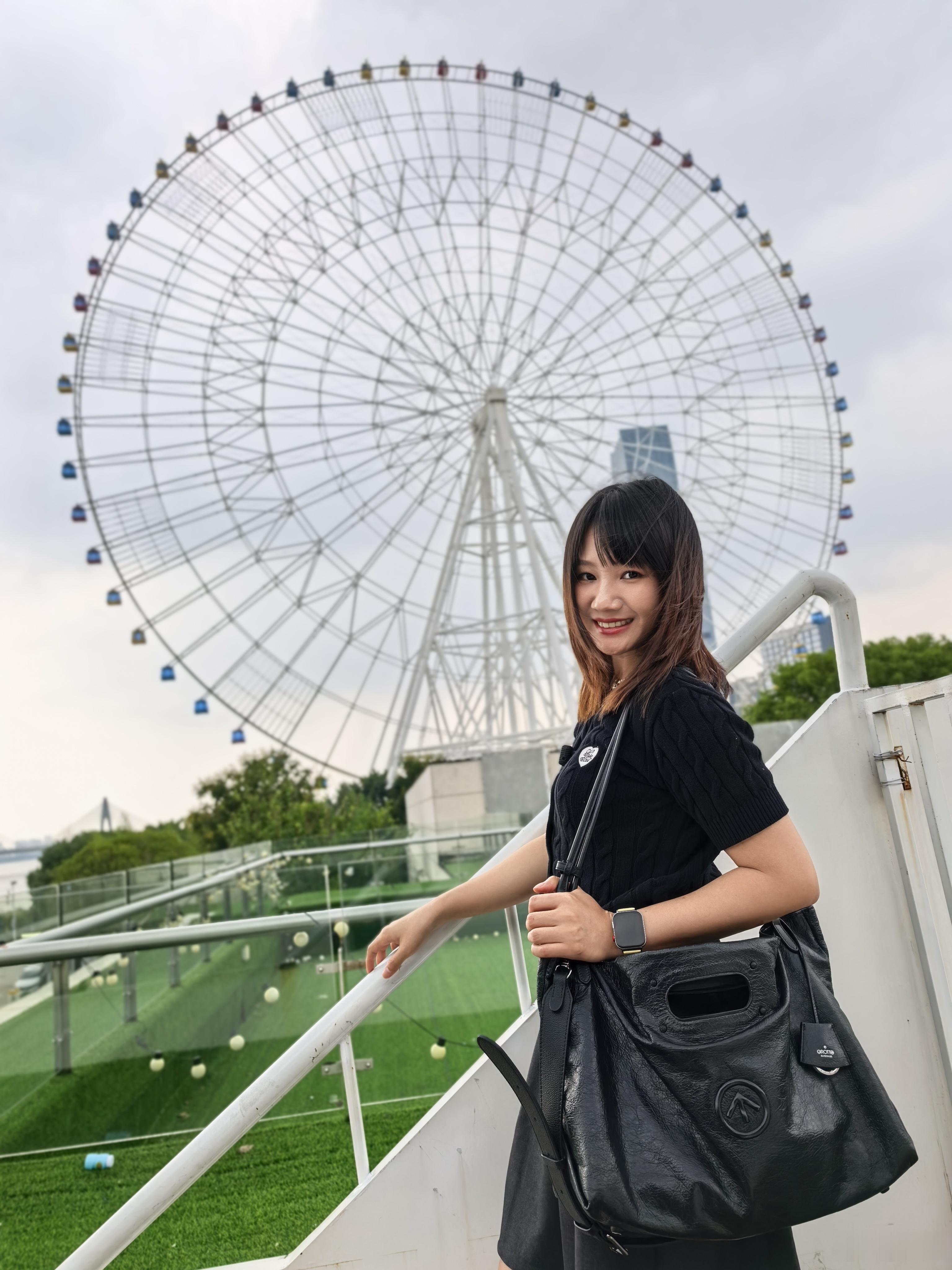 虽然今天错过了八一广场的升旗，但开车在市区逛了一圈，到红谷滩喝杯咖啡吹吹风，原来