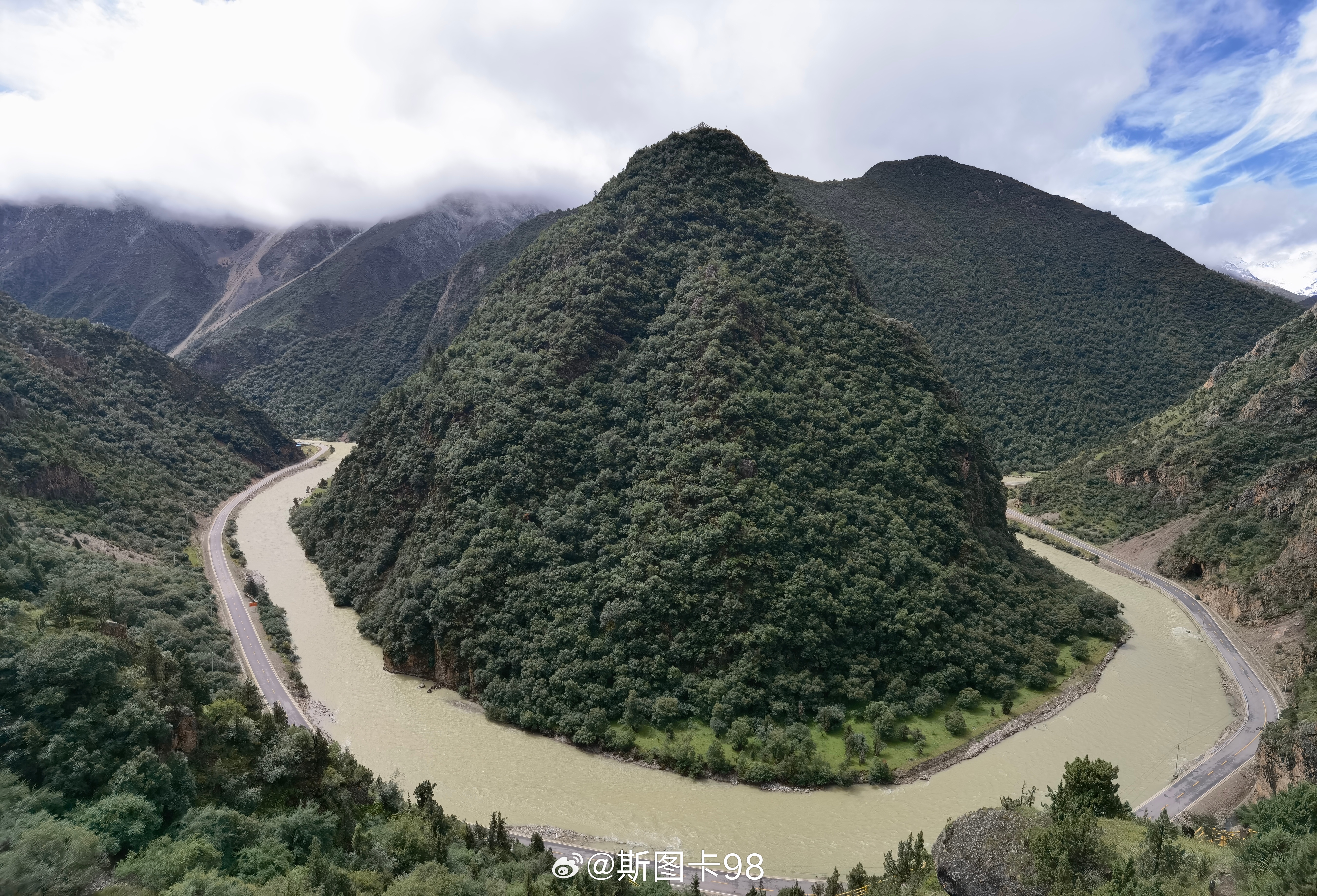 #乡村振兴那曲奋进# 独俊大峡谷，位于那曲嘉黎县，这里，层峦叠嶂，沟幽谷险，雄曲