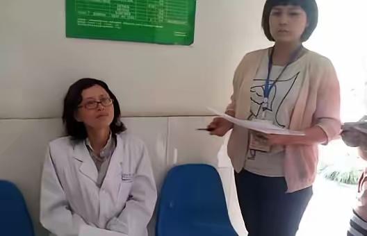 终于看懂这事有多反常了！前任院长一直没敢动兰越峰，新院长刚上任，竟直接把她开除了