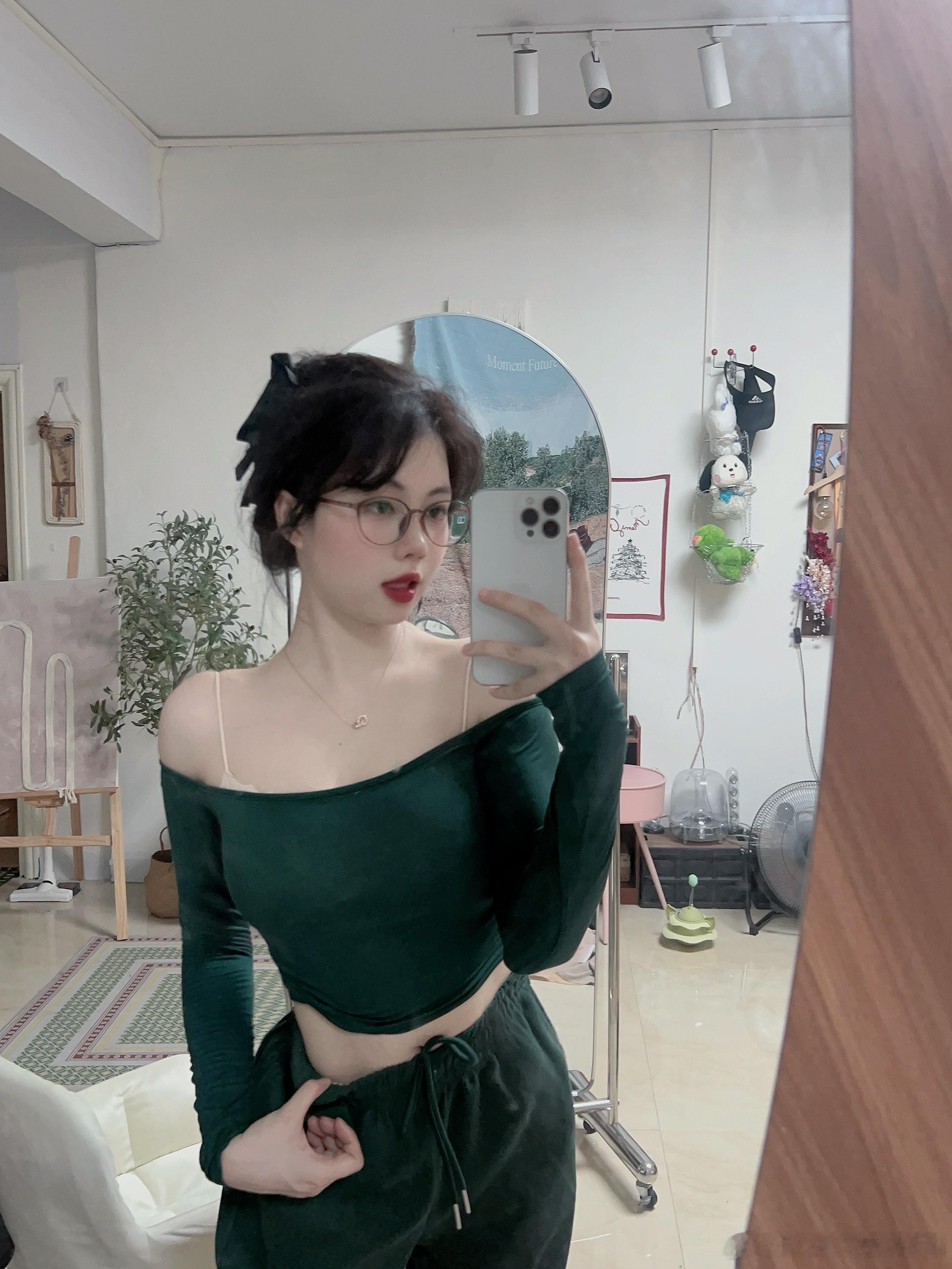 🥦 •̆₃•̑ 🥦 喜欢绿色的东西[抱一抱] ​​​