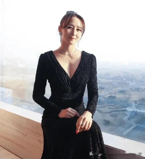 2008年，30岁的胡静嫁给了大她13岁的马来西亚亿万富豪朱兆祥。但是婚后，胡静