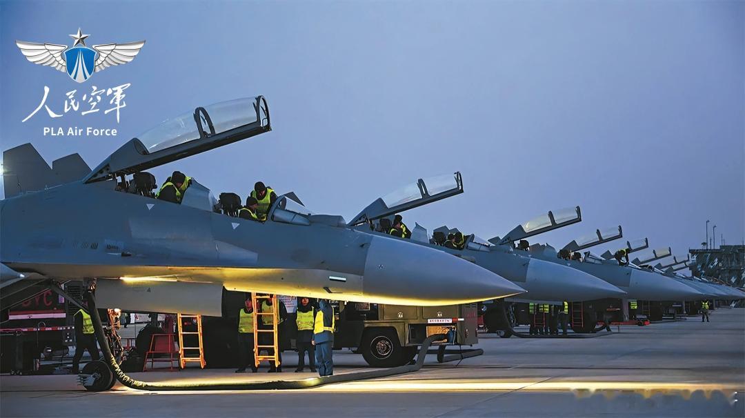 隆冬，寒风凛冽。空军航空兵某旅机场上战机轰鸣，各类保障车辆往来穿梭，紧张的训练氛