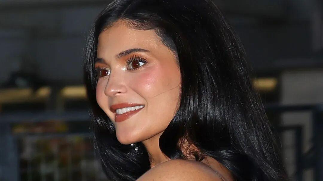 凯莉·詹娜（Kylie Jenner）以“皇帝凯莉”（King Kylie）的译