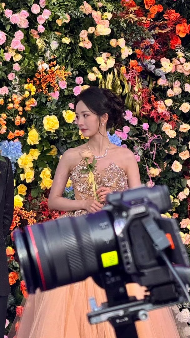杨幂百花奖24票想对那24位说，谢谢你们，真有品，你们以后的人生一定是顺风顺水，