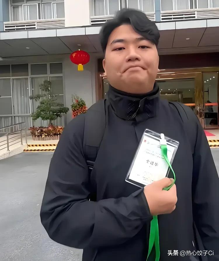 全进华说，公主，王子们，我爸，我妈都在果园上面，我爷爷奶奶，在下面的房子在，我是