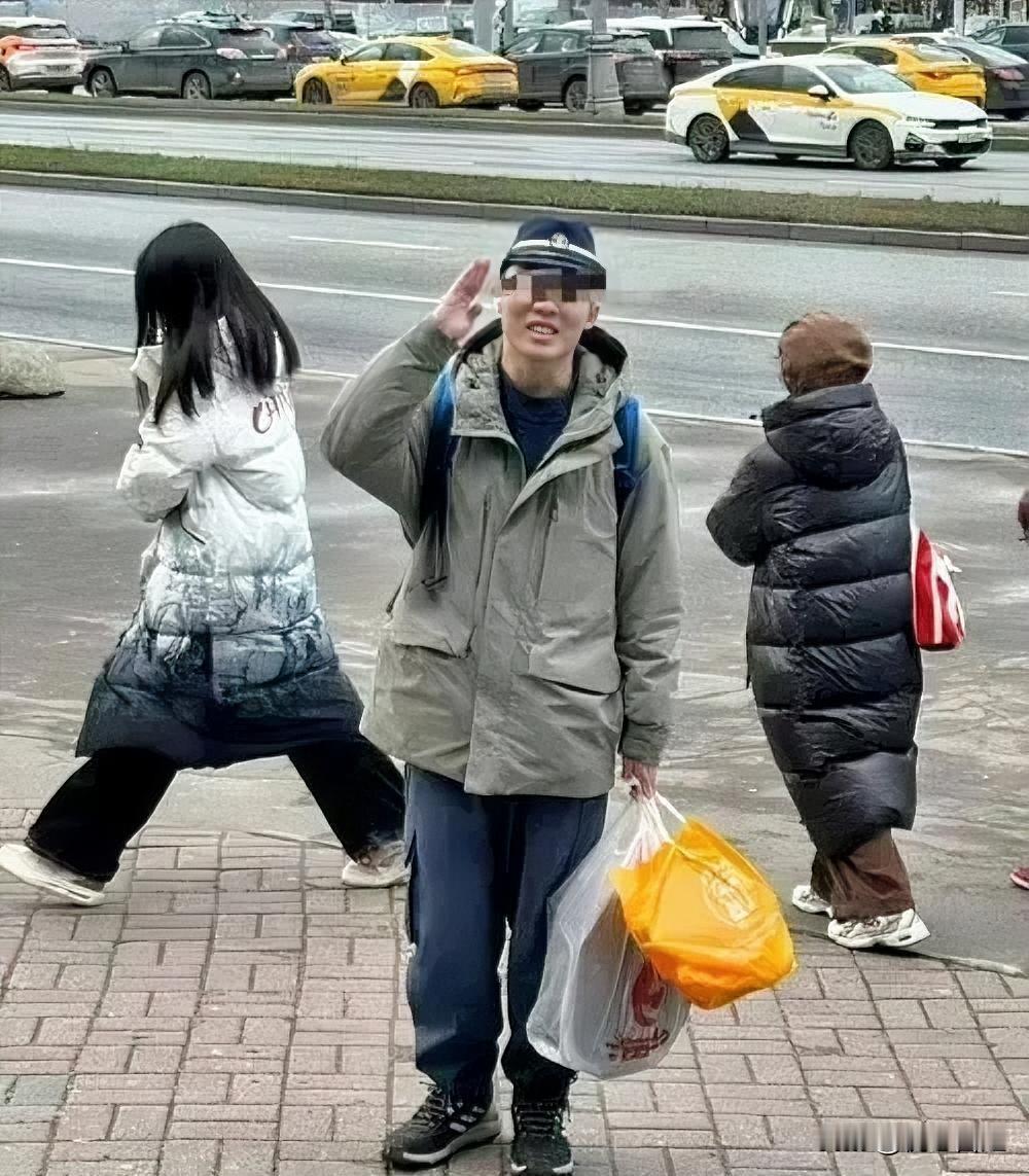 太离谱了，
气死我也！
留学生陈某被遣返回国以后竟然
 
有中国企业在第一时间替