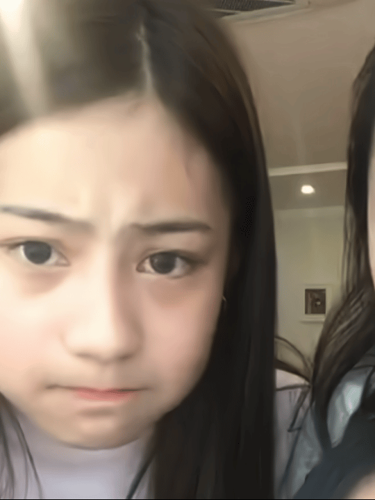喜欢鼓脸颊变包子原来在2016年就早有端倪 ​​​