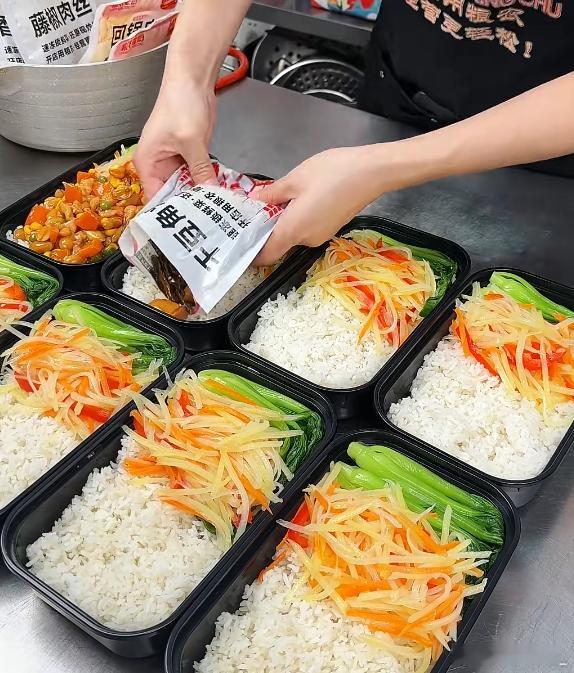 建议大家点外卖不要点预订单 每次都提前点外卖[怒]怕做事情忘记点现在你跟我说我的