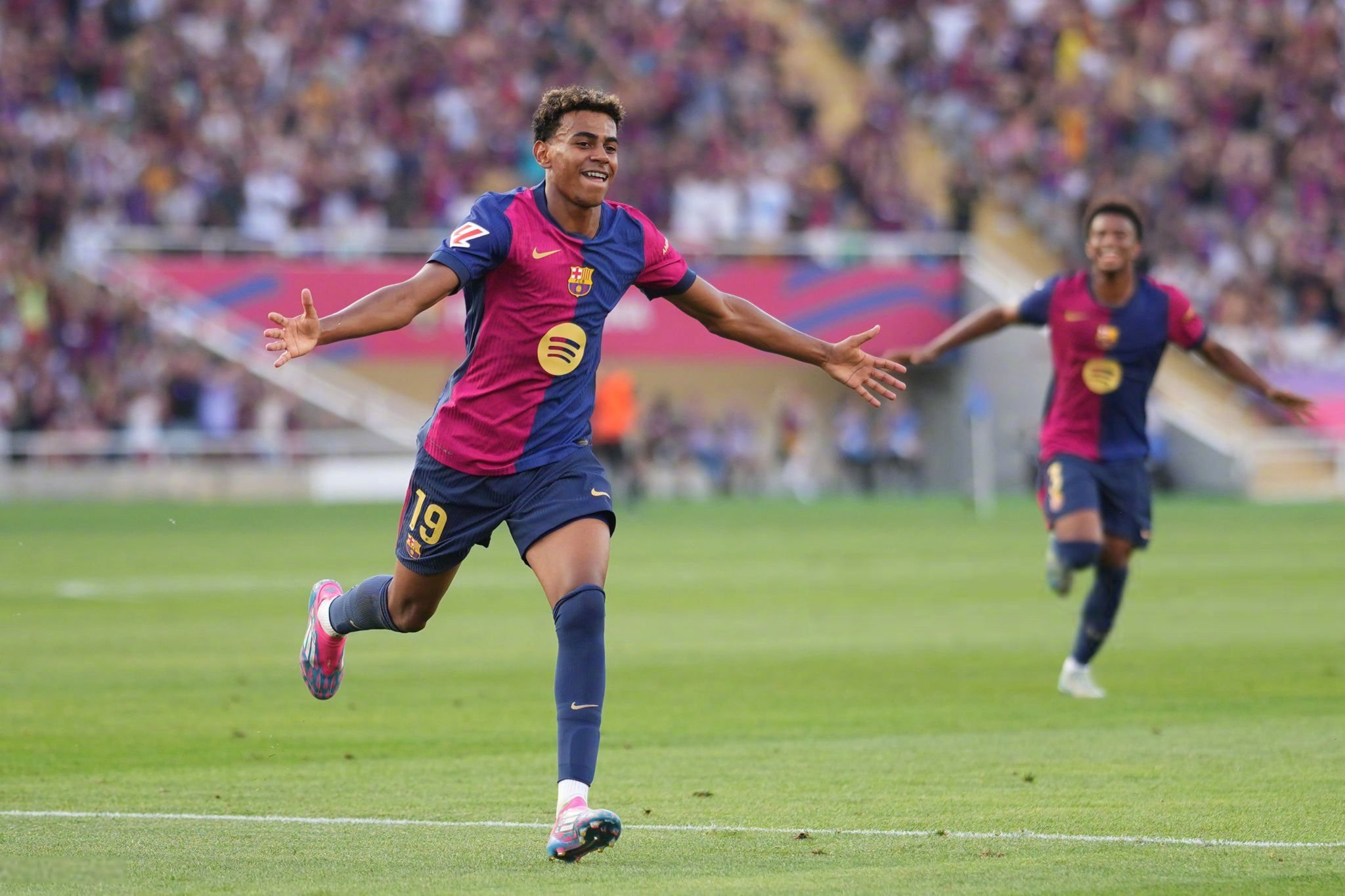 上半场比赛结束，双方暂时战成1:1平，下半场继续加油！#巴萨##巴萨vs毕尔巴鄂