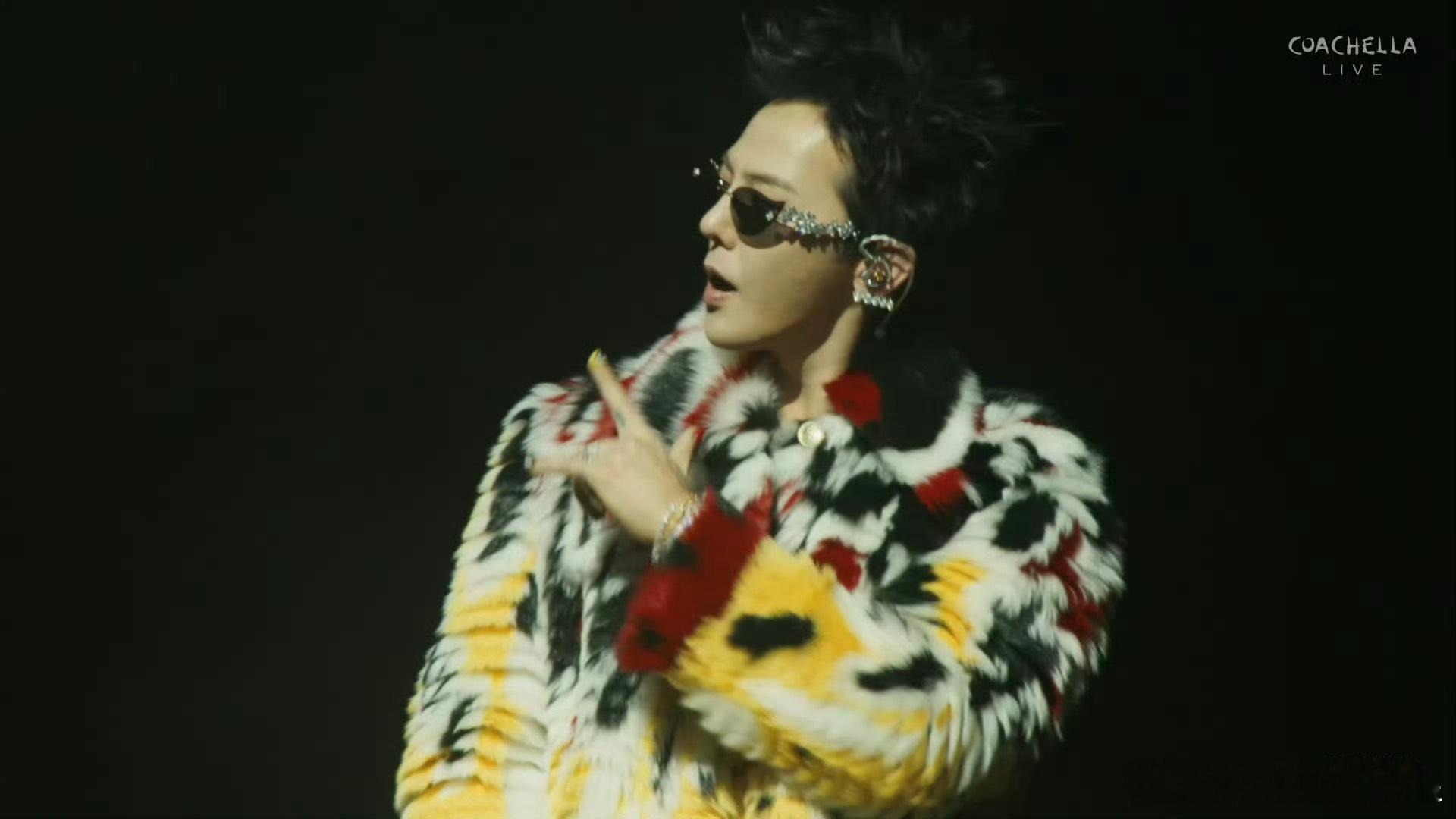 权志龙状态太顶了权志龙科切拉舞台夯爆了！状态真好啊！！！ 