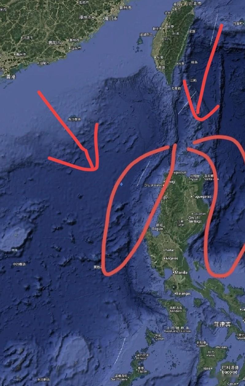 美日奥菲等七国于某日举行了“肩并肩”军演，参与人数超过14000人，船机百余。
