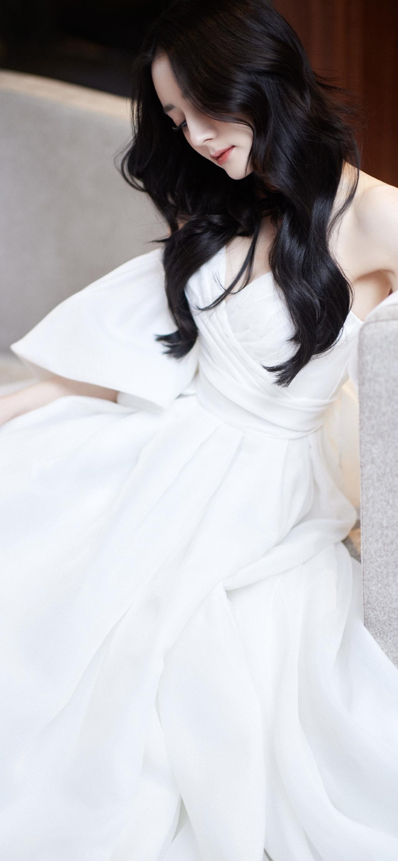 美女壁纸-第6168期-迪丽热巴