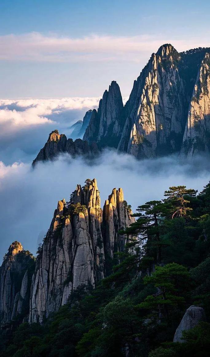 夏日生活打卡季 夏日登庐山，简直是逃离酷暑的绝佳选择！坐庐山索道 7 分钟就能从