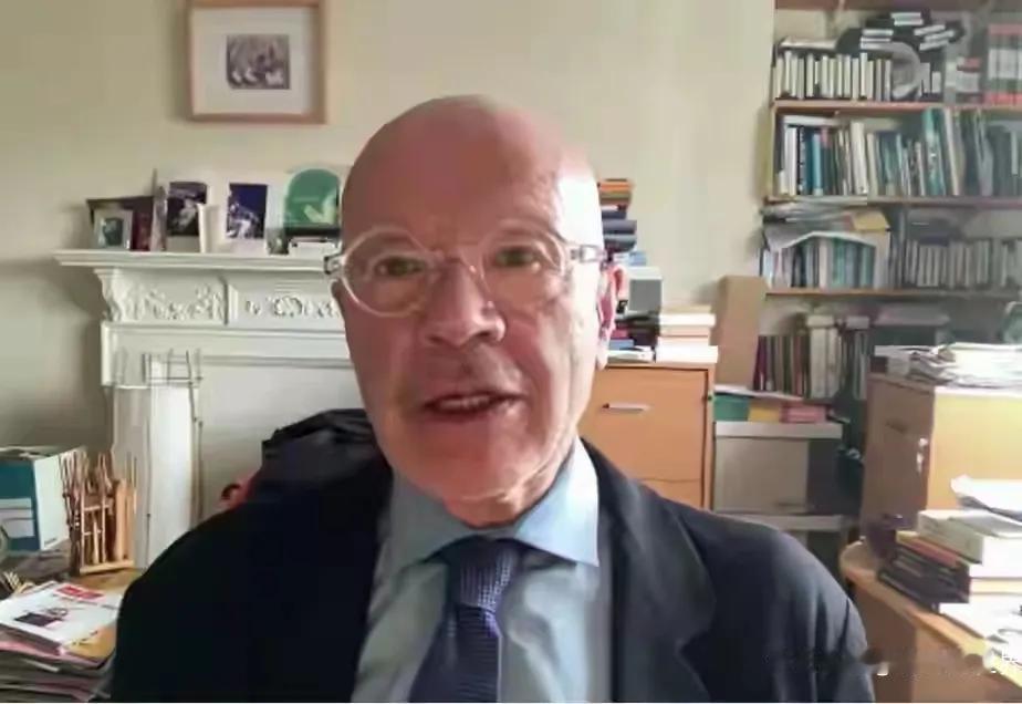 英国学者马丁·雅克聊起中国，总有种“看破真相”的通透感。他说中国这国家有点特殊，