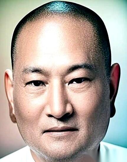 黄金荣扫大街，张啸林当汉奸被一枪崩了，杜月笙客死异乡。
上海滩青帮三大亨，结局一