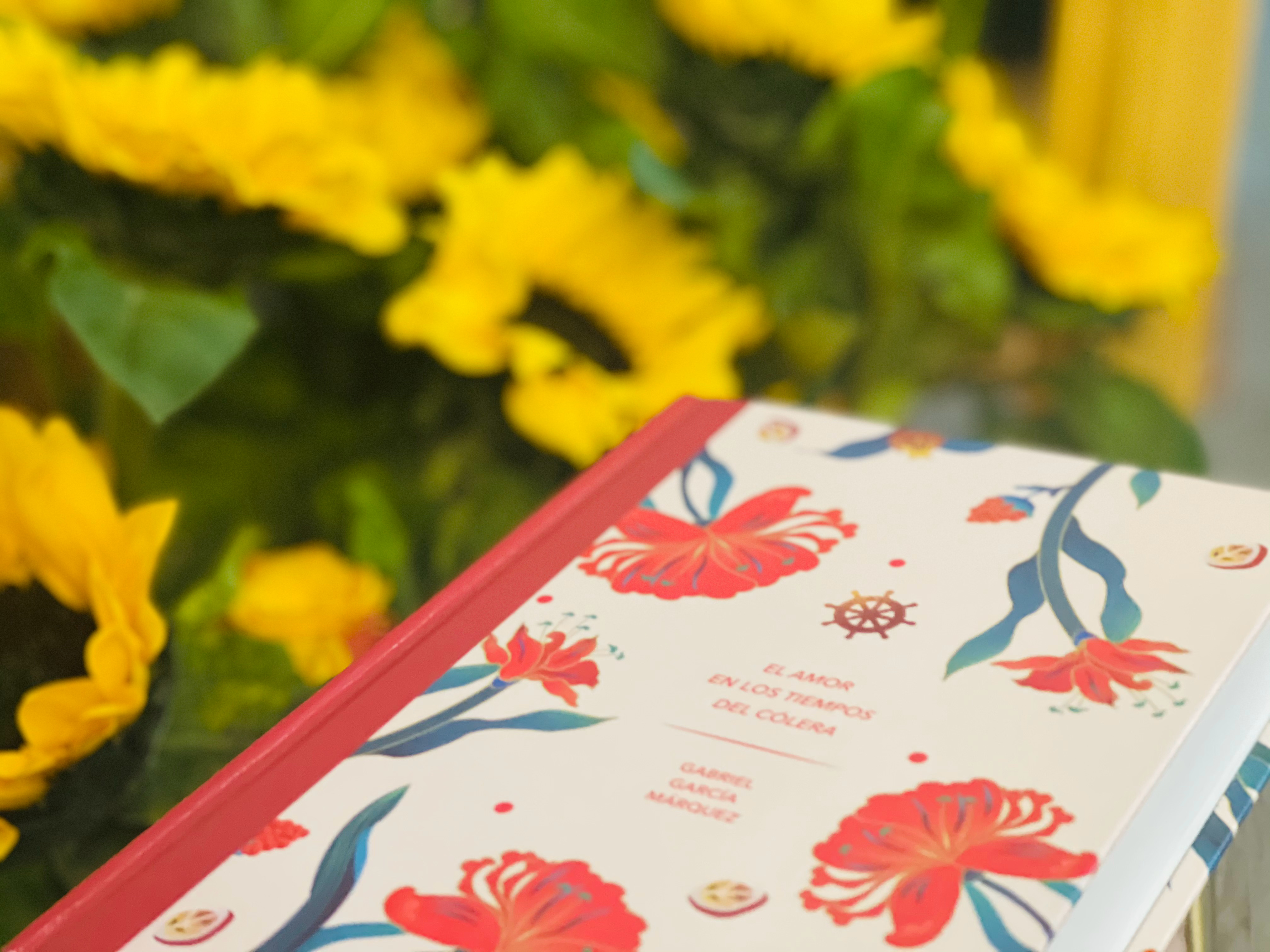 昨天用了一天的时间看了这本书，我觉得对于爱情，最好的诠释是“所有的爱情里面，都存