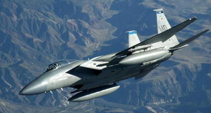 每天认识一件兵器 F-15“鹰”战斗机英文名称：F-15 Eagle研制国家：美