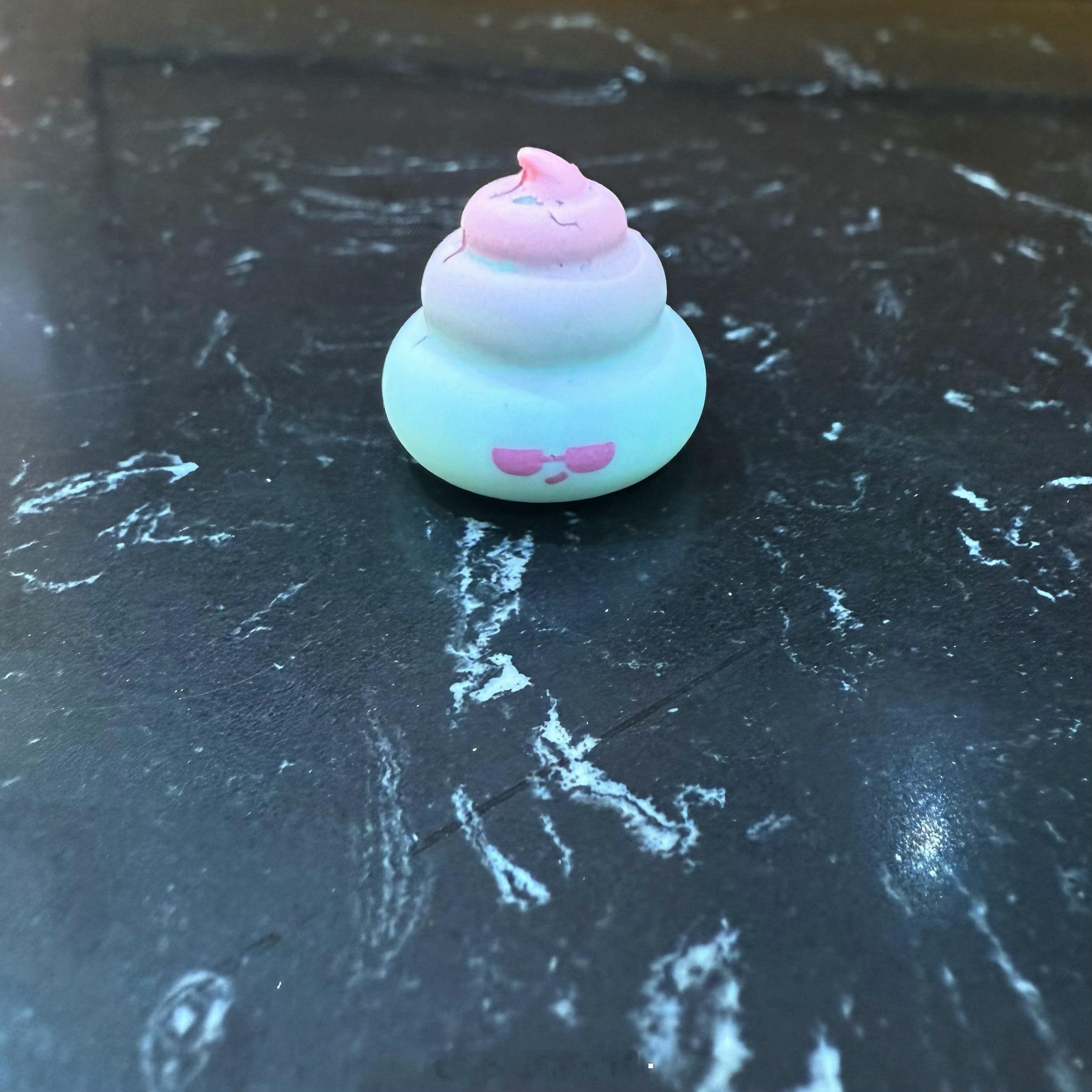 果果的世界粑粑也是蓝粉色的ᖰ😏ᖳ 
