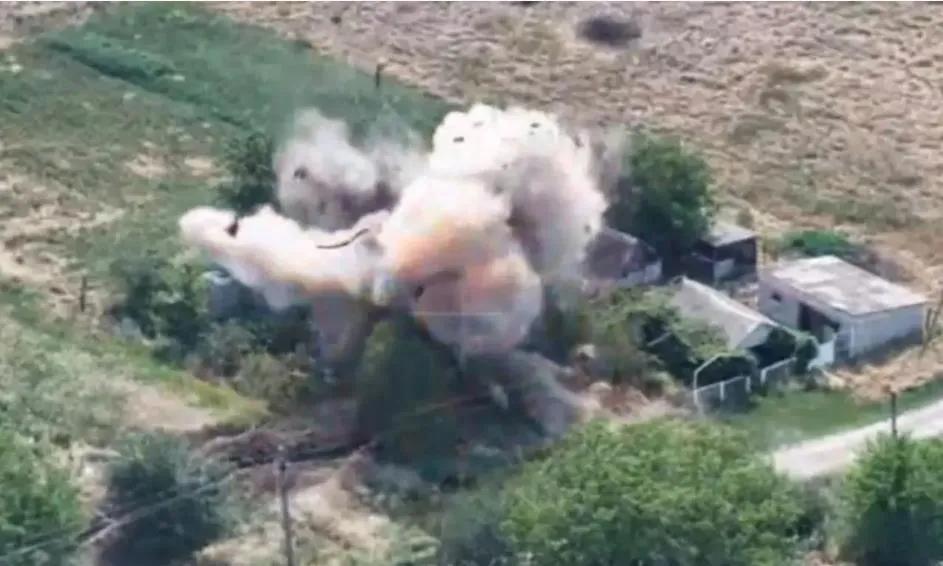 10名摩尔多瓦官兵到乌克兰学习经验，地点在赫尔松州的乌军达韦迪夫·布罗德村训练场