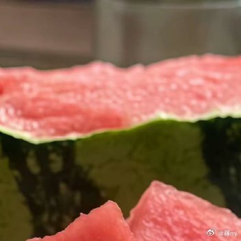 每日一善  🍀阳光信用🍀 每日一善 一叶知霜降，一语感深秋，霜降已至，愿你染