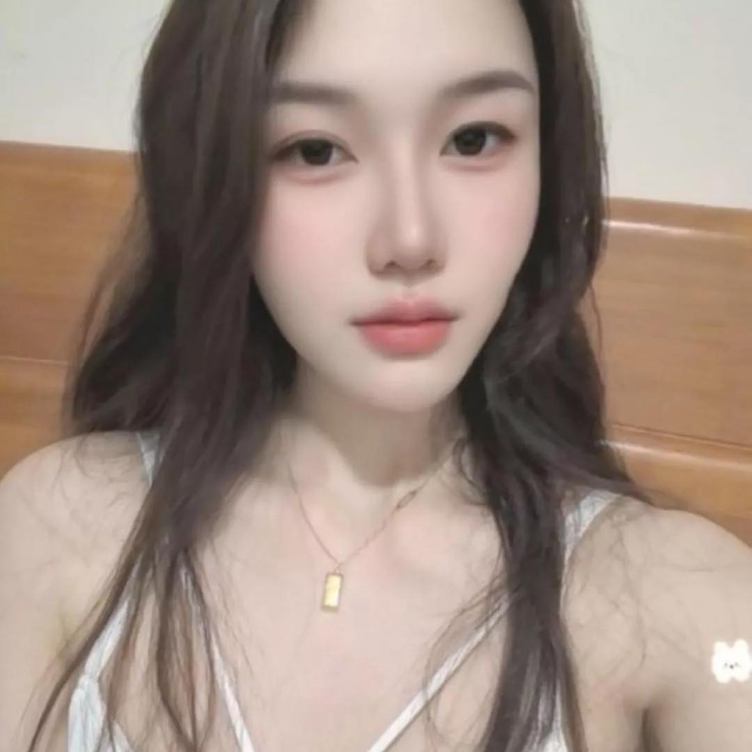 玉颜映月色，笑靥如花枝。花容如宝 温婉眸光 玉娇颜 粉锦娇容 绯颜浅笑 玉颜 玉