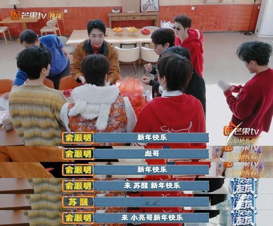 原来在广东未婚人士可以要红包本来以为是发红包沾喜气，结果是广东专属“逗利是”，只