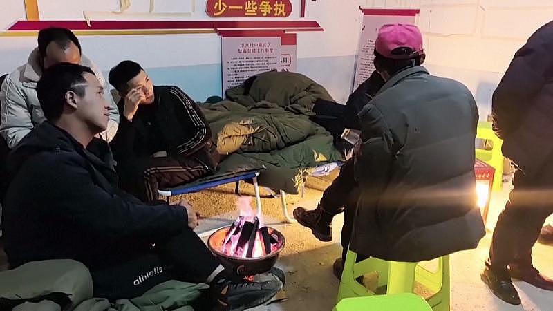 没钱时的“难”，其实是一面照妖镜——它照出谁真正在乎你，照出你的抗压底线，也照出