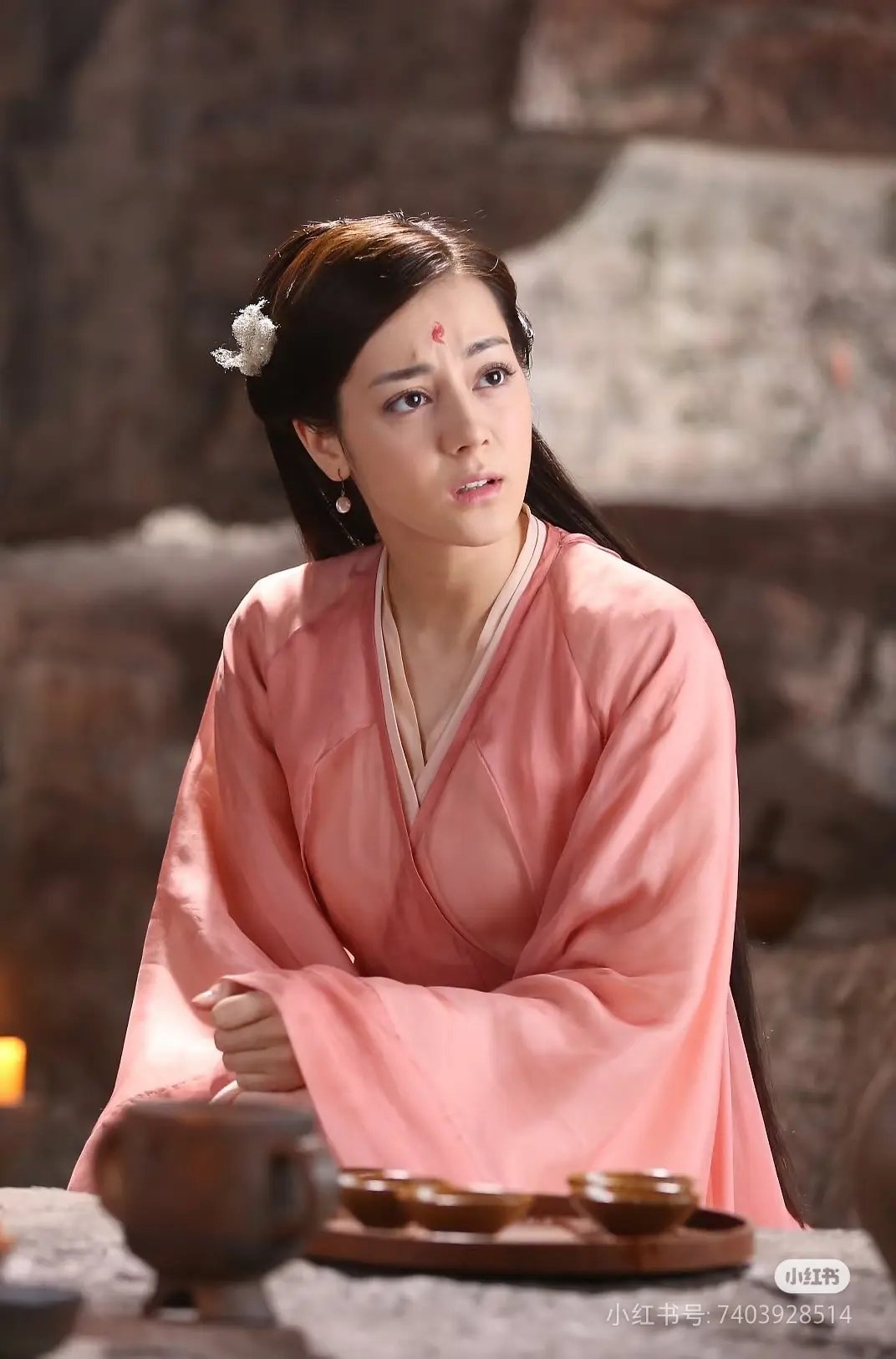 迪丽热巴好像只有凤九的古装造型好看，后面都一般般 