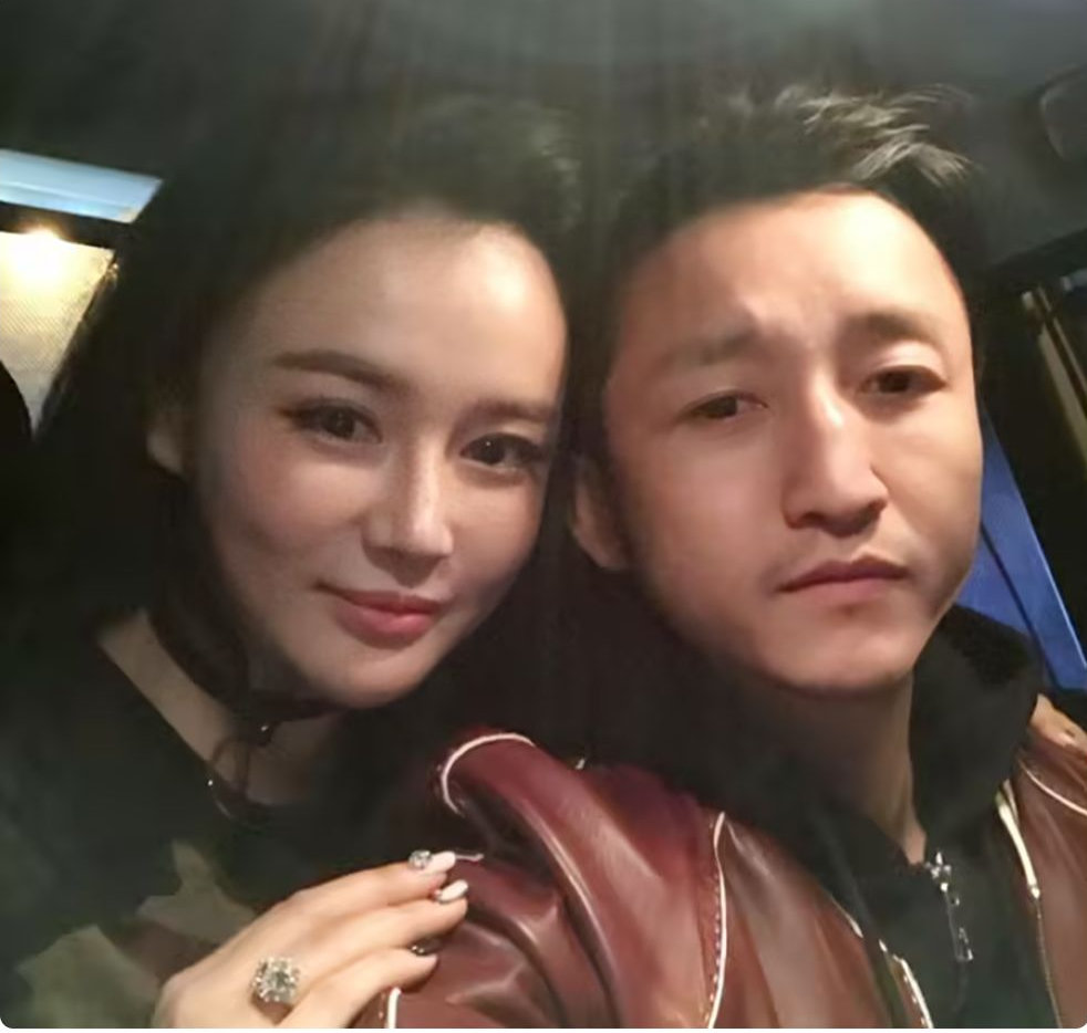 曝冉莹颖未婚先孕！跟老公冷战时发现怀孕，放弃俩铁饭碗领证 