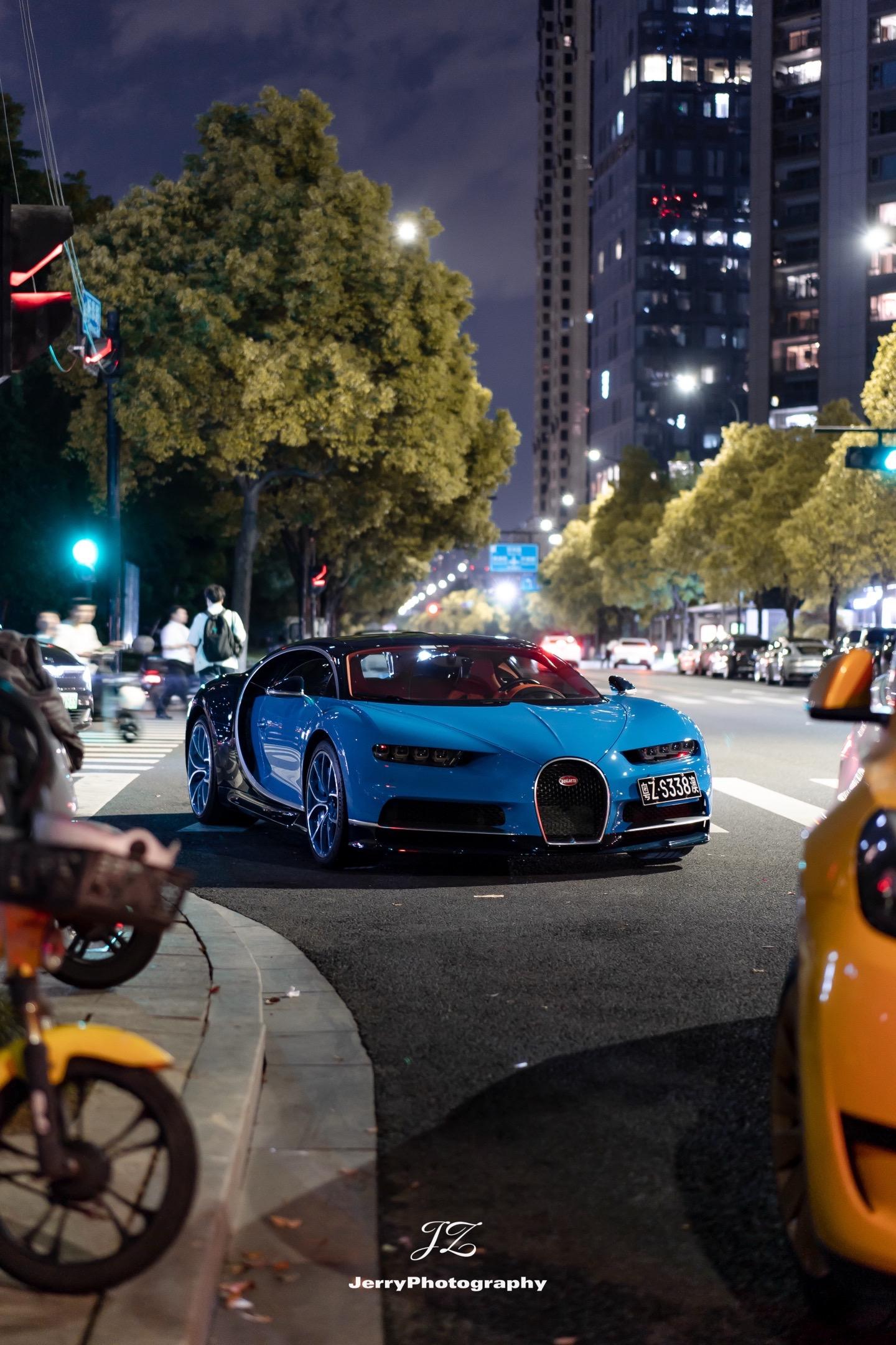 Bugatti Chiron🐲。600多天的多次错过终于见到！