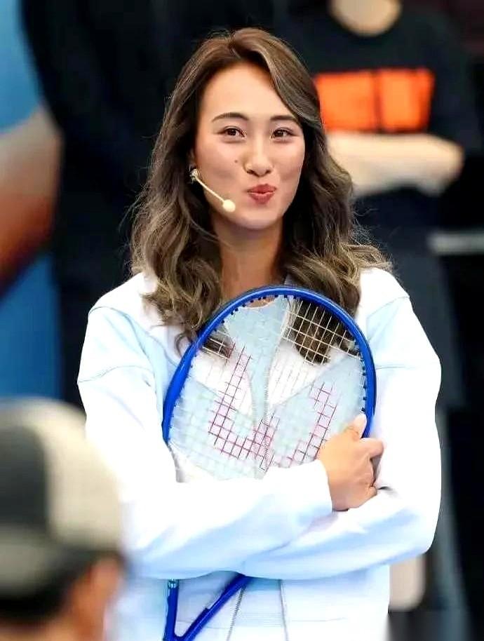 一上来就没打团体赛，很多人估计心里在嘀咕吧？
但凡懂点竞技体育的都明白，这叫“好