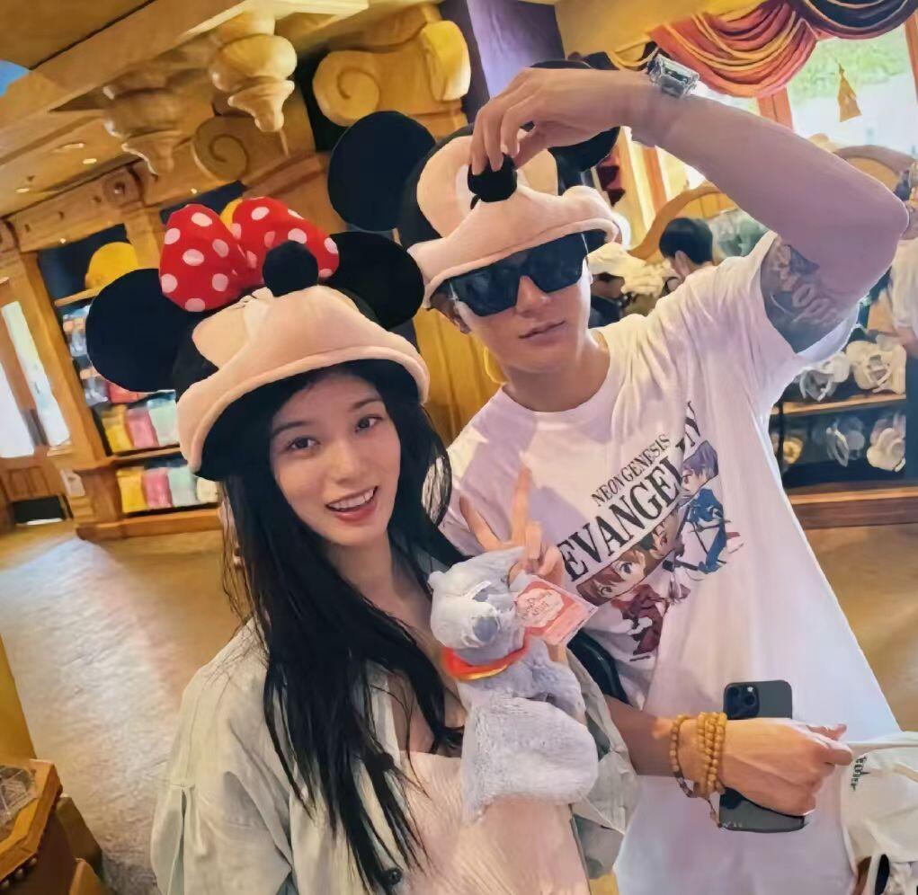 徐志胜回应黄子韬徐艺洋吵架感觉志胜的情商真的很高轻松的化解了夫妻两个的矛盾 